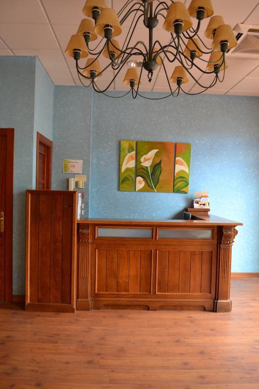 Hostal Quevedo Леон Екстериор снимка