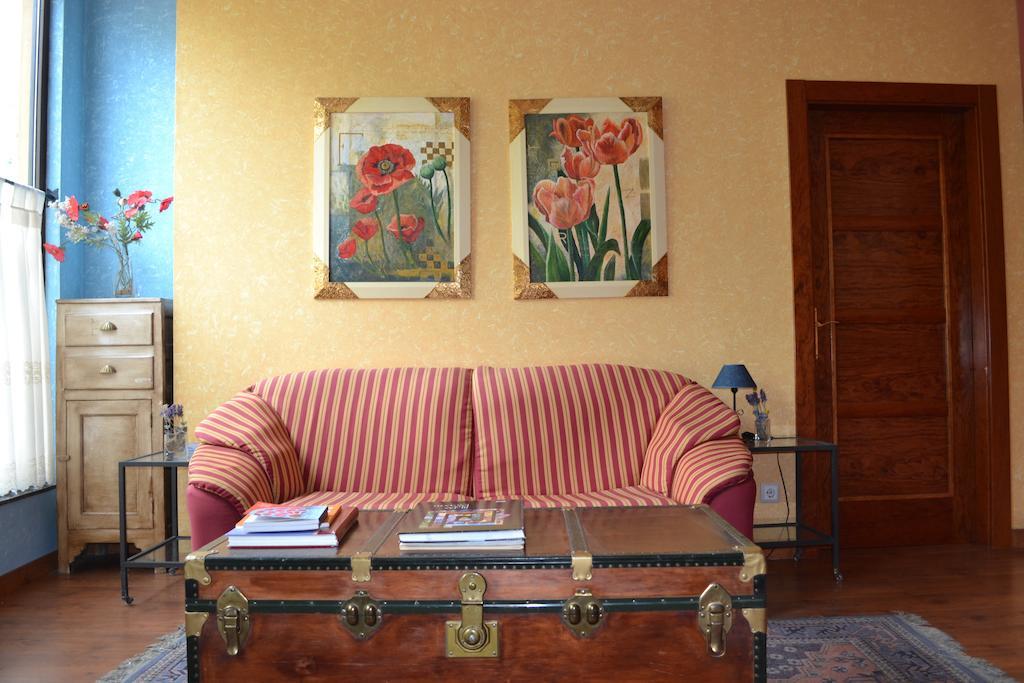 Hostal Quevedo Леон Екстериор снимка